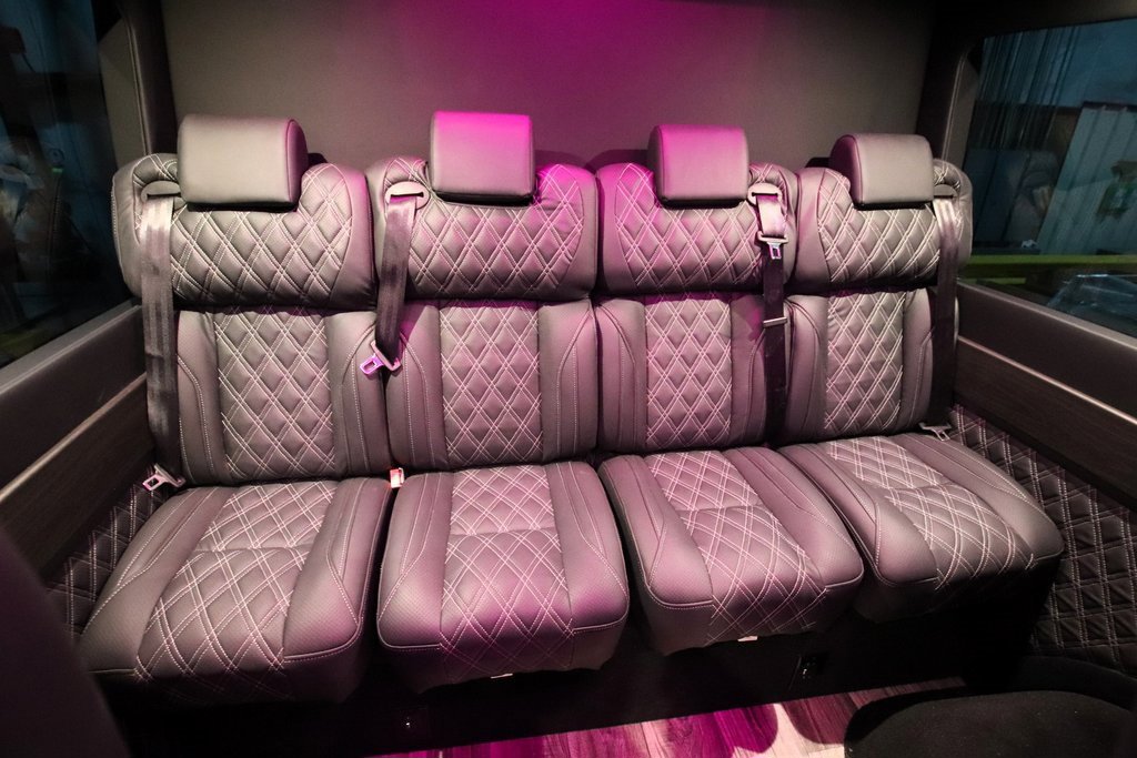 ZKLIMO2024 Mercedes-Benz-presidential van